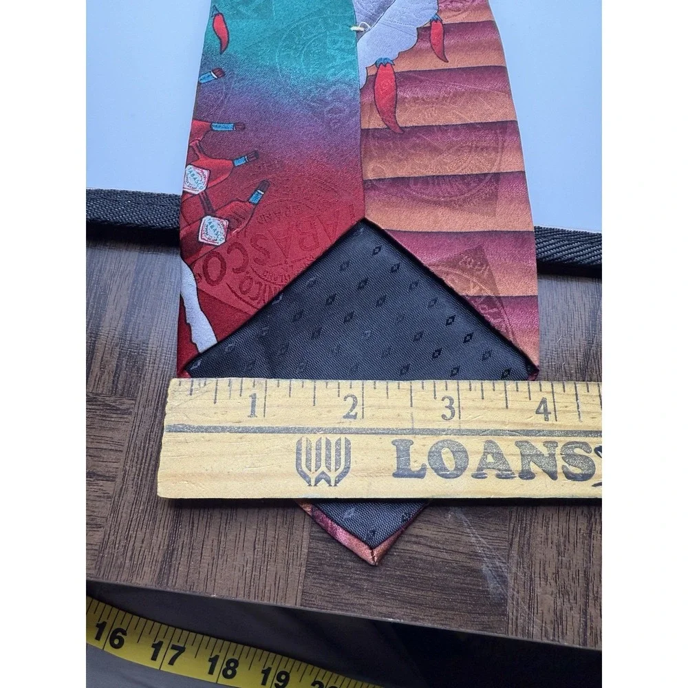 Vintage Tabasco Santa Chili Pepper Christmas Tie Silk Made USA Novelty‎ 90s